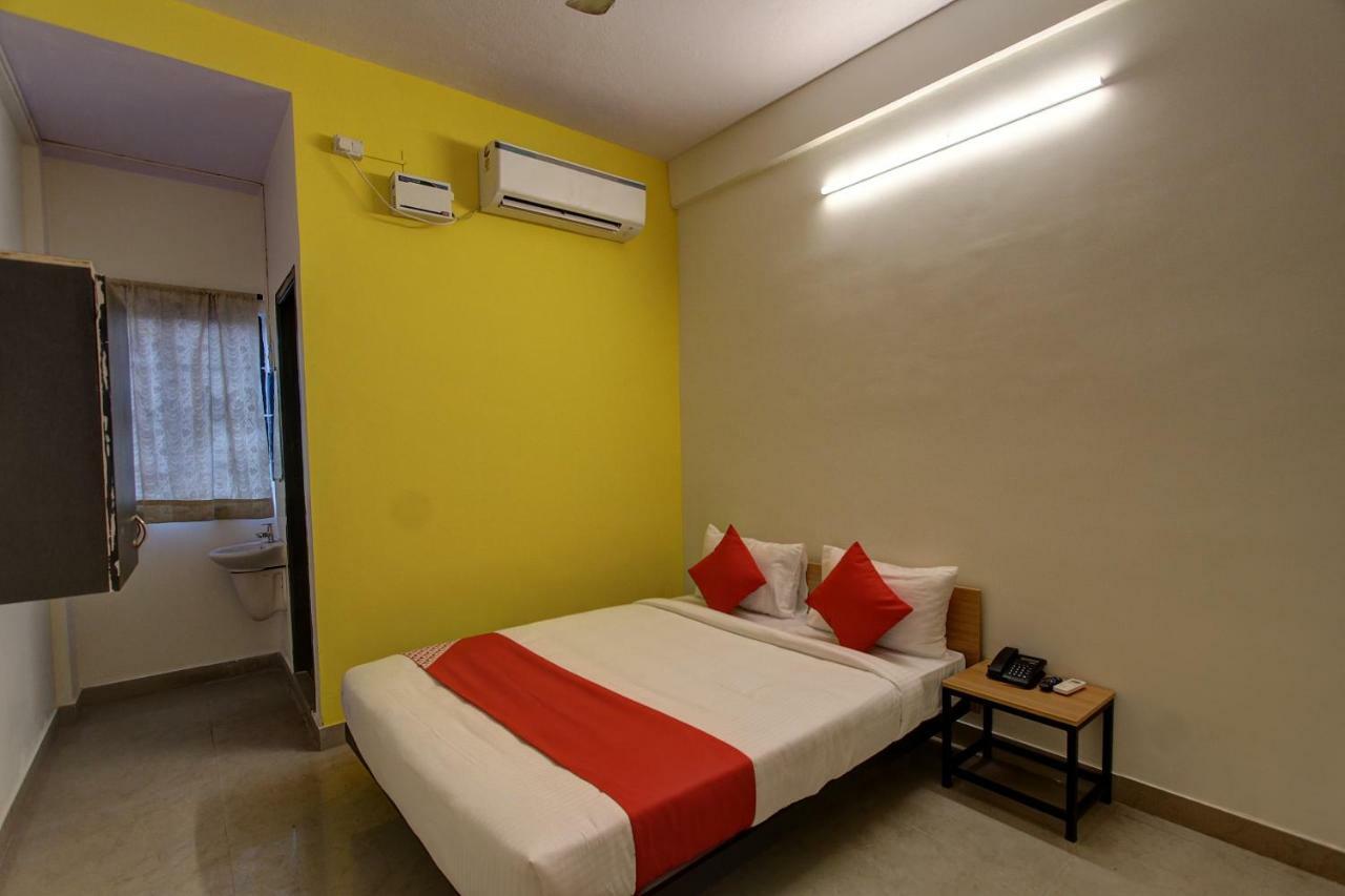 Oyo Flagship 36650 Tristar Inn Coimbatore Ruang foto